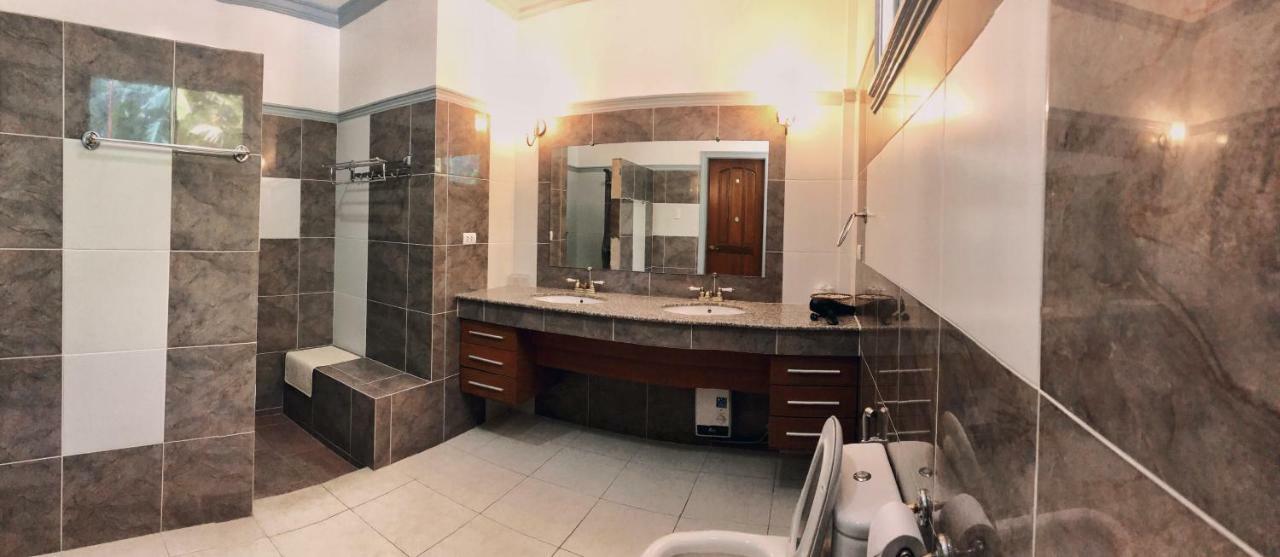 C气泡潜水度假村 C Bubble Diving Resort Dumaguete City Exterior photo
